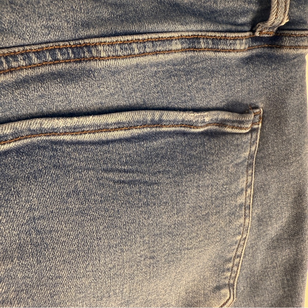 Kut from the Kloth NAOMI Fab Ab Crop Straight Leg Jeans, size 22, Denim - Picture 10 of 13